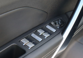 Подержанный автомобиль Geely Atlas Pro 2023 года (18 фото)