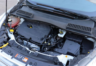 Подержанный автомобиль Ford Kuga 2016 года (10 фото)