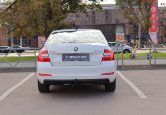 Подержанный автомобиль Skoda Octavia Liftback 2017 года (6 фото)