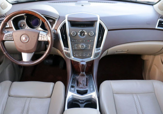 Подержанный автомобиль Cadillac SRX 2012 года (13 фото)