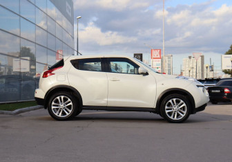 Подержанный автомобиль Nissan Juke 2013 года (4 фото)