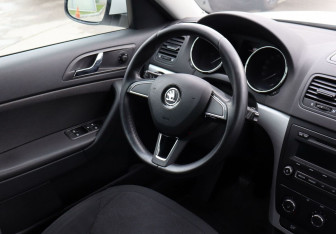 Подержанный автомобиль Skoda Yeti 2014 года (12 фото)