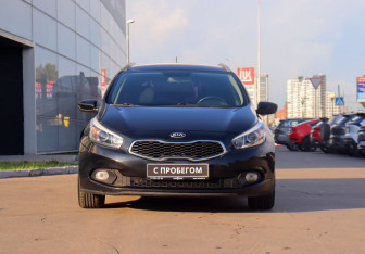 Подержанный автомобиль Kia Ceed Wagon 2014 года (2 фото)