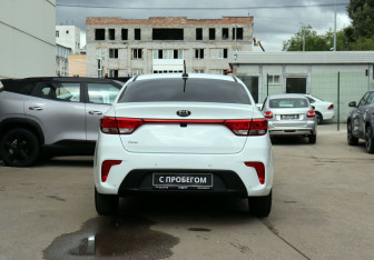 Подержанный автомобиль Kia Rio Sedan 2020 года (6 фото)