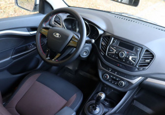 Подержанный автомобиль LADA (ВАЗ) Vesta Sedan 2015 года (12 фото)