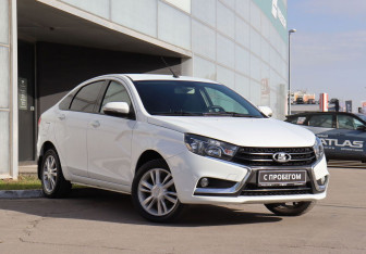 Подержанный автомобиль LADA (ВАЗ) Vesta Sedan 2015 года (3 фото)