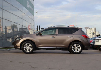 Подержанный автомобиль Nissan Murano Suv 2011 года (8 фото)