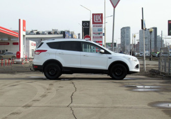 Подержанный автомобиль Ford Kuga 2013 года (4 фото)