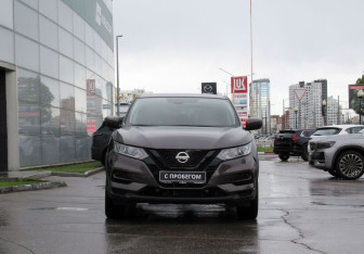Подержанный автомобиль Nissan Qashqai 2021 года (2 фото)