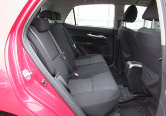 Подержанный автомобиль Toyota Auris Hatchback 2008 года (18 фото)