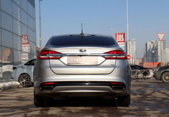 Подержанный автомобиль Ford Fusion (North America) 2016 года (6 фото)