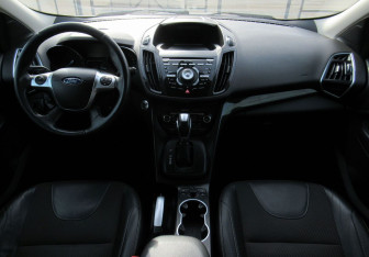 Подержанный автомобиль Ford Kuga 2013 года (13 фото)