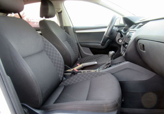 Подержанный автомобиль Skoda Octavia Liftback 2017 года (9 фото)