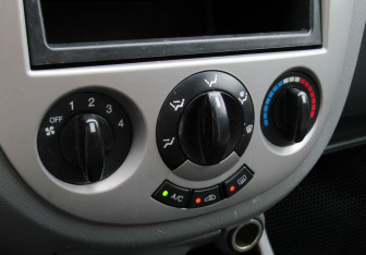 Подержанный автомобиль Chevrolet Lacetti Sedan 2007 года (12 фото)