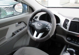 Подержанный автомобиль Kia Sportage 2011 года (13 фото)