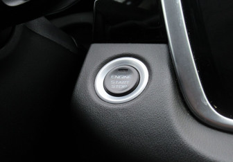 Подержанный автомобиль Geely Atlas Pro 2023 года (17 фото)