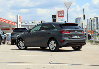Подержанный автомобиль Kia Ceed Hatchback 2019 года (7 фото)
