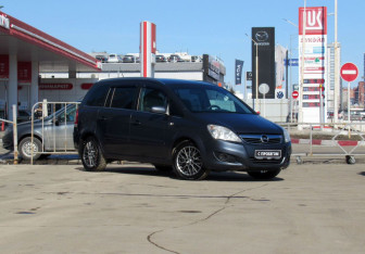 Подержанный автомобиль Opel Zafira Compactvan 2009 года (3 фото)