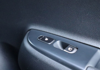 Подержанный автомобиль Kia Rio Sedan 2019 года (14 фото)