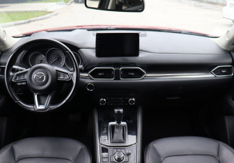 Подержанный автомобиль Mazda CX-5 2017 года (13 фото)