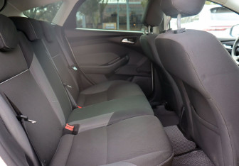 Подержанный автомобиль Ford Focus Hatchback 2012 года (11 фото)