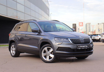 Подержанный автомобиль Skoda Karoq 2021 года (3 фото)