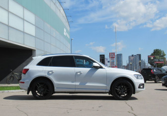 Подержанный автомобиль Audi Q5 2015 года (4 фото)