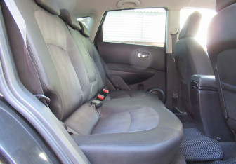 Подержанный автомобиль Nissan Qashqai 2010 года (11 фото)