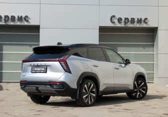 Подержанный автомобиль Geely Atlas 2024 года (5 фото)