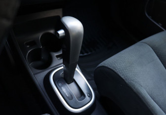 Подержанный автомобиль Nissan Tiida Hatchback 2011 года (18 фото)