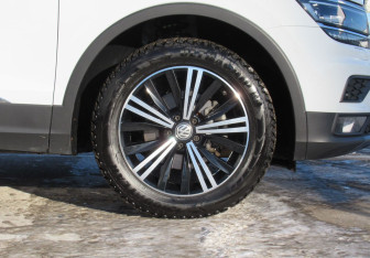 Подержанный автомобиль Volkswagen Tiguan 2018 года (9 фото)