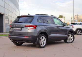 Подержанный автомобиль Skoda Karoq 2021 года (5 фото)