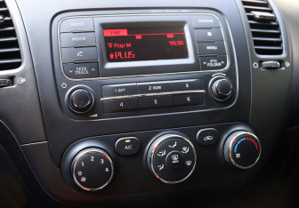 Подержанный автомобиль Kia Cerato Sedan 2015 года (15 фото)