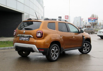 Подержанный автомобиль Renault Duster 2021 года (5 фото)