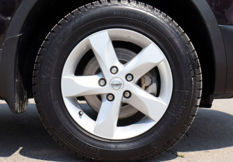 Подержанный автомобиль Nissan Qashqai 2011 года (9 фото)