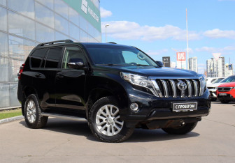 Подержанный автомобиль Toyota Land Cruiser Prado 2017 года (3 фото)