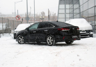 Подержанный автомобиль Hyundai Sonata 2017 года (7 фото)