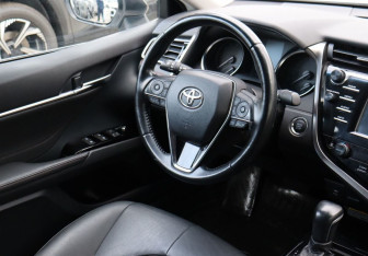 Подержанный автомобиль Toyota Camry Sedan 2020 года (19 фото)