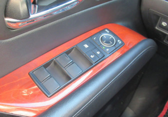 Подержанный автомобиль Lexus RX 2010 года (12 фото)