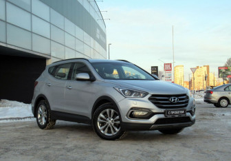 Подержанный автомобиль Hyundai Santa Fe 2017 года (3 фото)