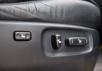 Подержанный автомобиль Lexus RX 2003 года (15 фото)