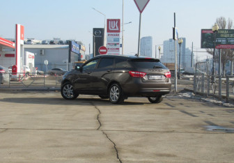 Подержанный автомобиль LADA (ВАЗ) Vesta Wagon 2021 года (7 фото)