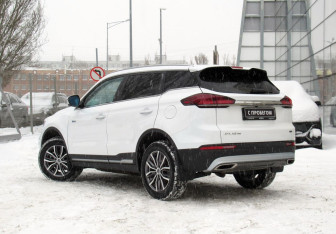 Подержанный автомобиль Geely Atlas Pro 2023 года (7 фото)