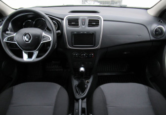 Подержанный автомобиль Renault Logan Sedan 2020 года (13 фото)