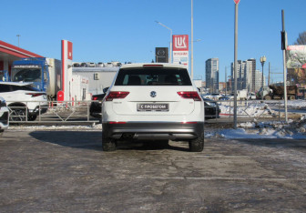 Подержанный автомобиль Volkswagen Tiguan 2018 года (6 фото)