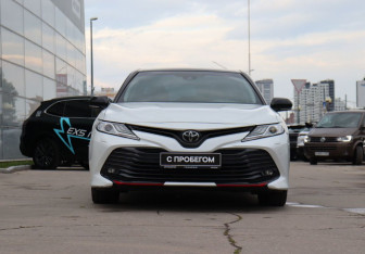 Подержанный автомобиль Toyota Camry Sedan 2020 года (2 фото)