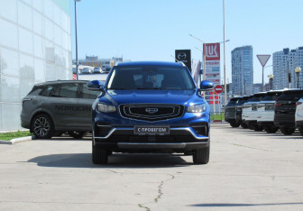 Подержанный автомобиль Geely Atlas Pro 2021 года (2 фото)