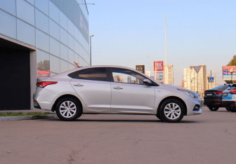 Подержанный автомобиль Hyundai Solaris Sedan 2018 года (19 фото)