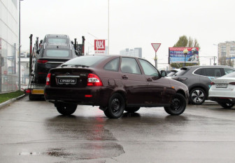 Подержанный автомобиль LADA (ВАЗ) Priora Hatchback 2011 года (5 фото)