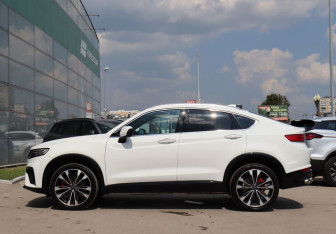 Подержанный автомобиль Geely Tugella 2023 года (8 фото)